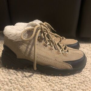 Women’s earth spirit for hiking boots size 6.5